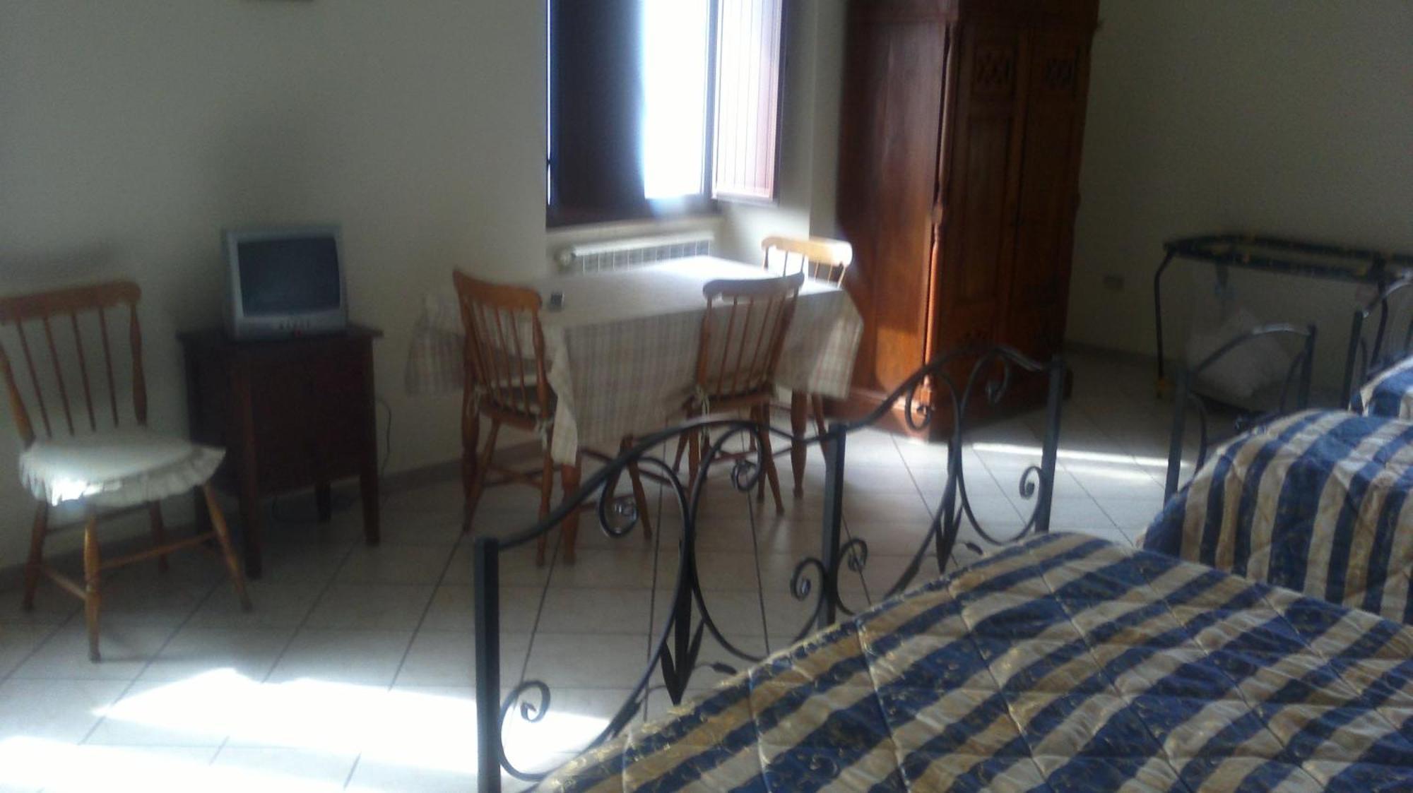Agriturismo La Palombara Паола Екстериор снимка