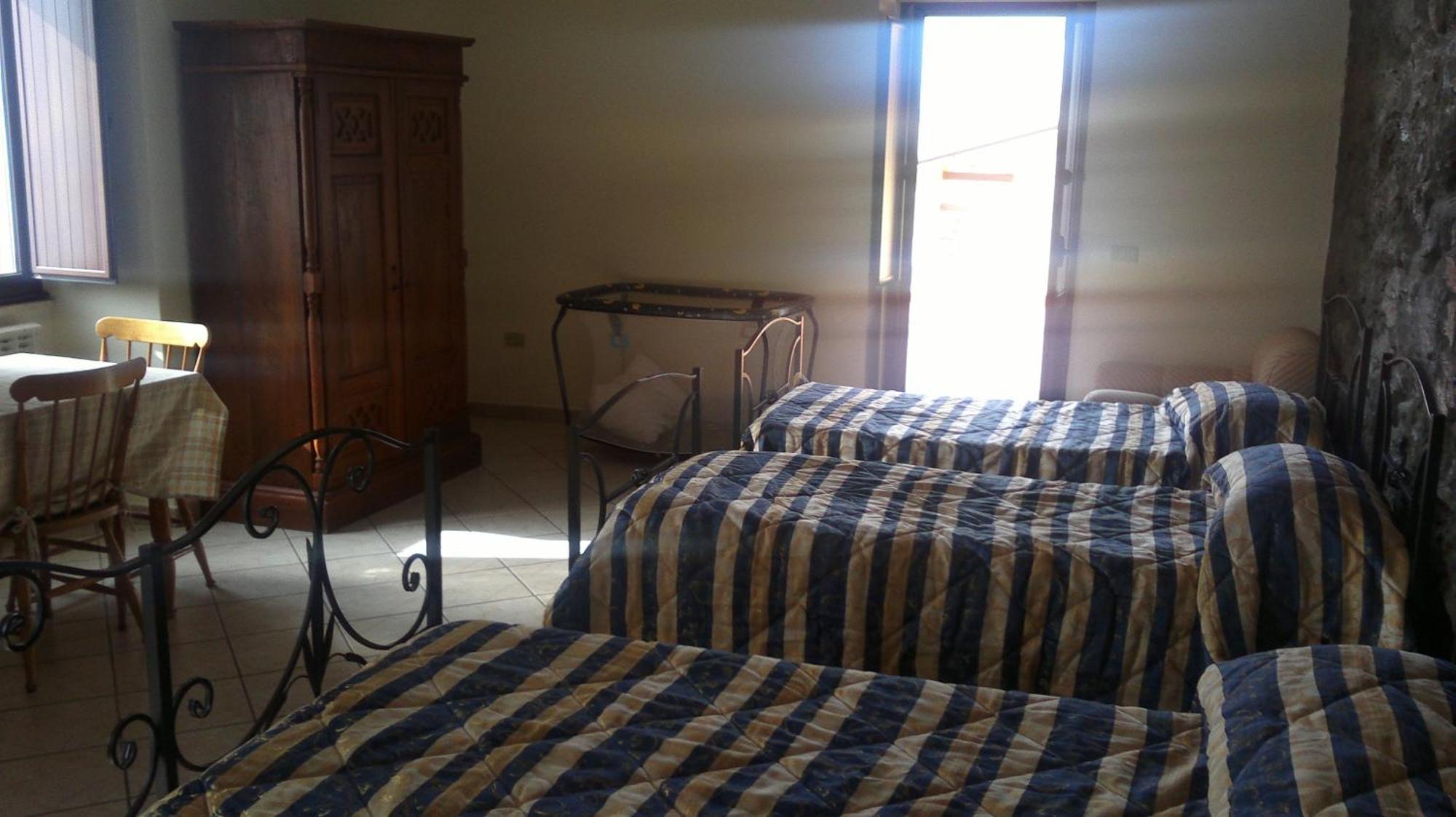 Agriturismo La Palombara Паола Екстериор снимка