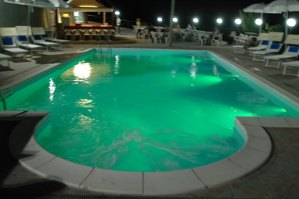 Agriturismo La Palombara Паола Екстериор снимка