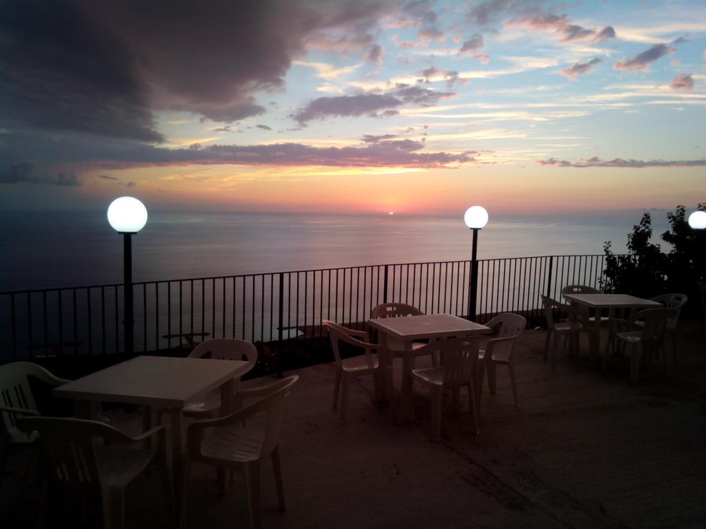 Agriturismo La Palombara Паола Екстериор снимка