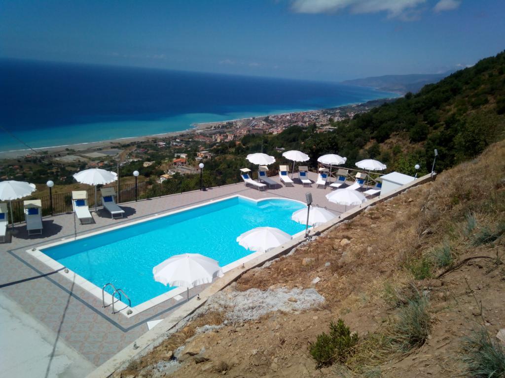Agriturismo La Palombara Паола Екстериор снимка