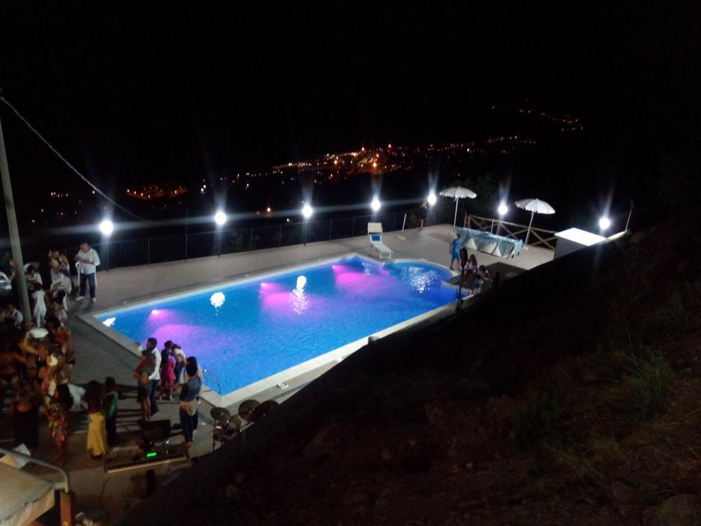 Agriturismo La Palombara Паола Екстериор снимка