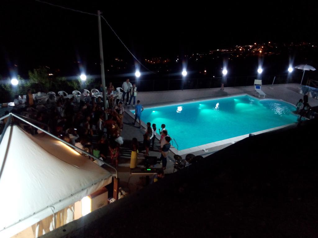 Agriturismo La Palombara Паола Екстериор снимка