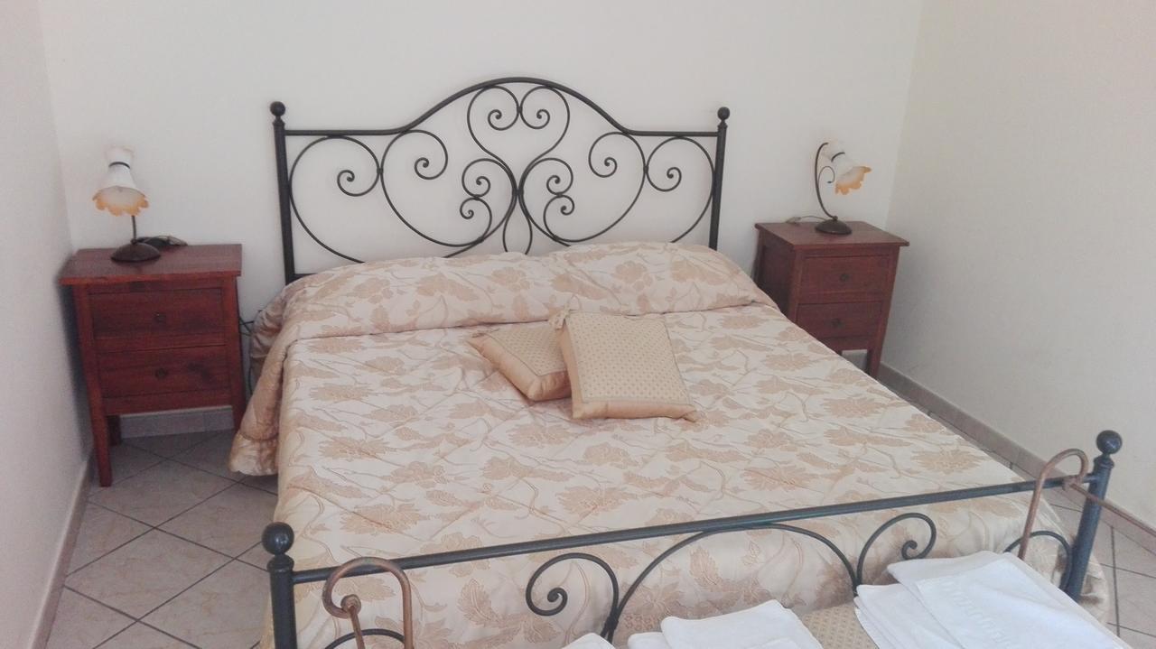 Agriturismo La Palombara Паола Екстериор снимка